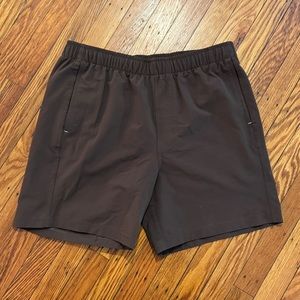 Myles Apparel - Everyday Short in Dark Oak - 6 inch inseam - Like New!